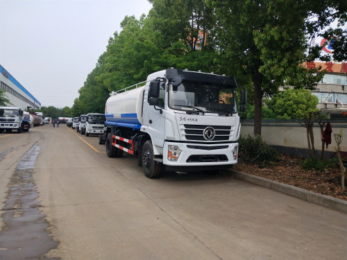 高端灑水車質量保證 東風5-22噸工地用灑水車