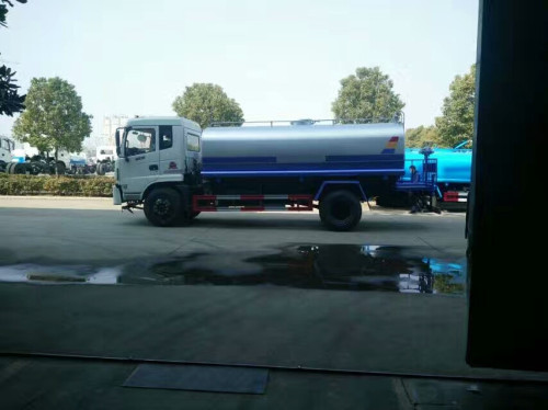 12噸灑水車圖片