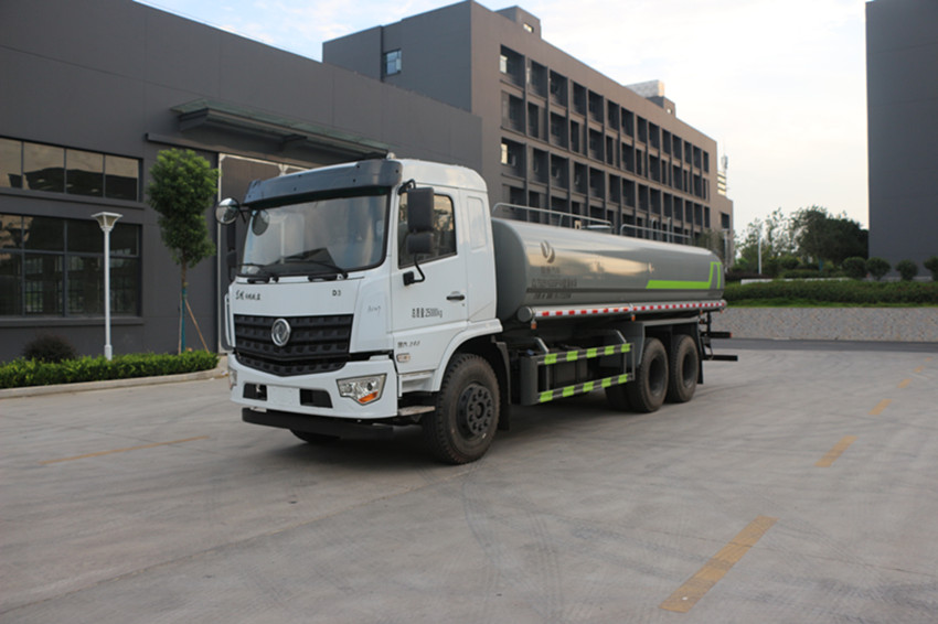 大型灑水車