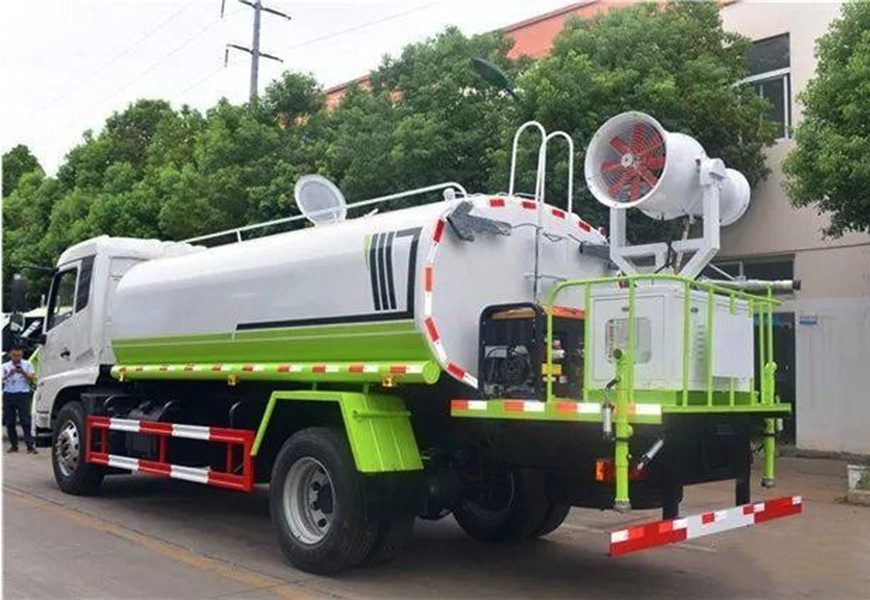 【工程灑水車】工程灑水車價(jià)格_工程灑水車報(bào)價(jià)-湖北盈通
