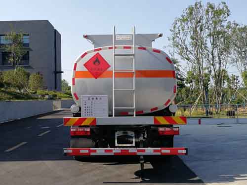 楚勝牌CSC5185GYY6型運油車