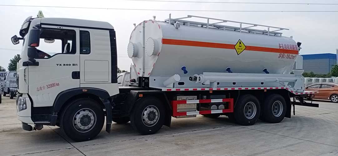 程力牌CL5320THAZ6型現(xiàn)場(chǎng)混裝銨油炸藥車