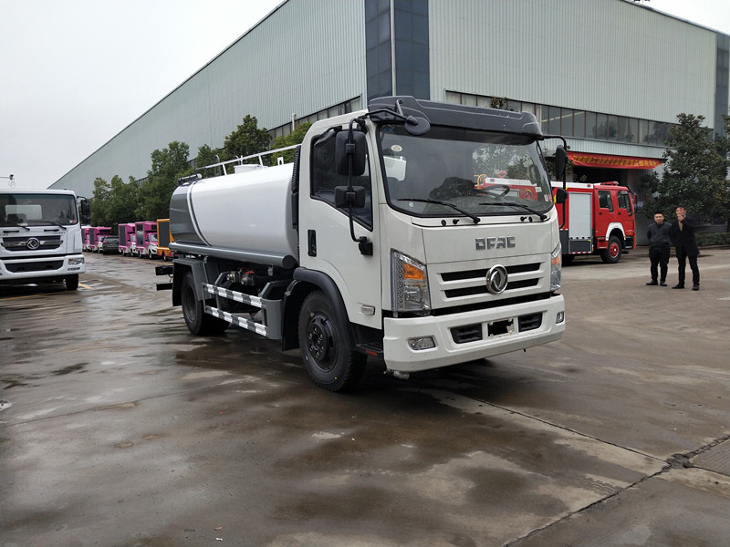 十方灑水車