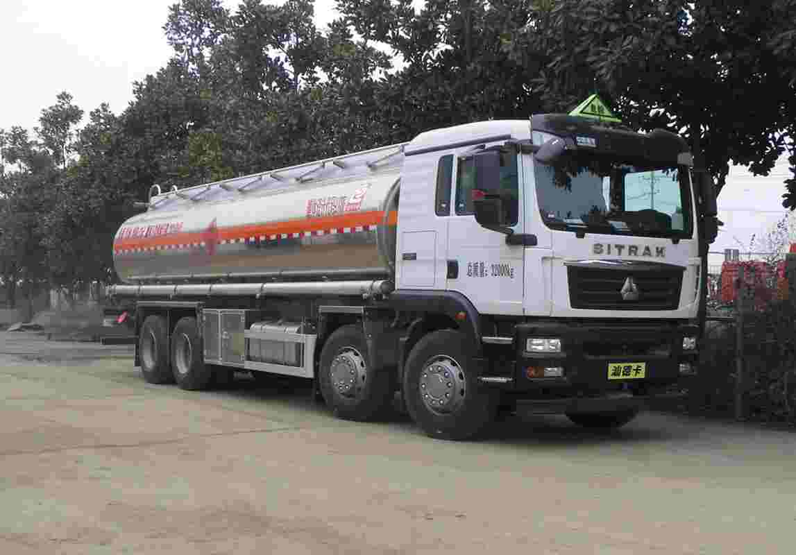 醒獅牌SLS5326GYYZ6C型運油車