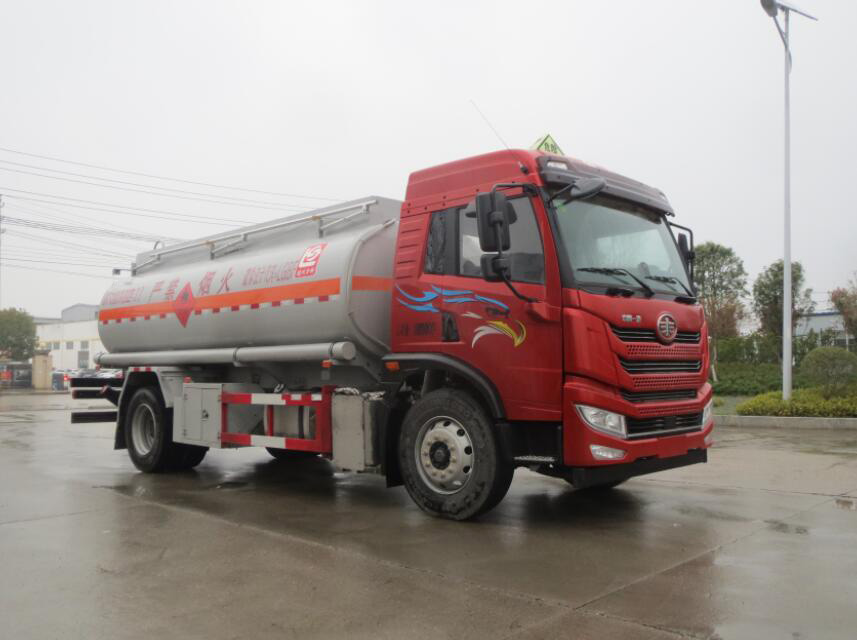 醒獅牌SLS5180GYYC6V型運油車